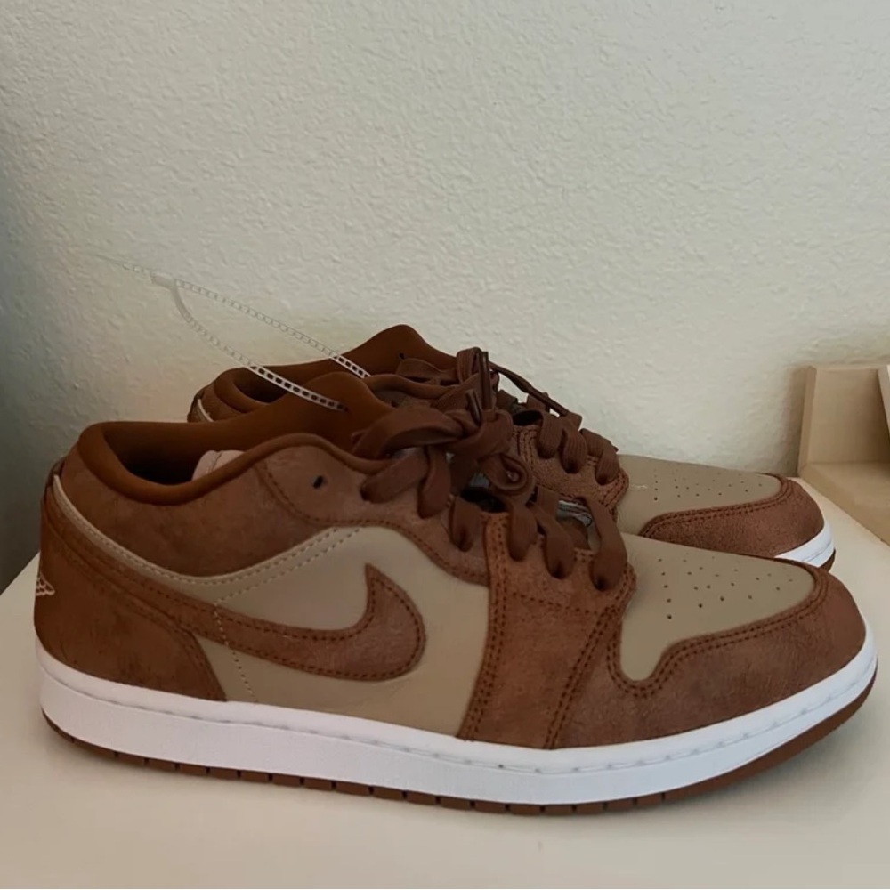Brand new Nike Jordan 1 Low SE Coffee